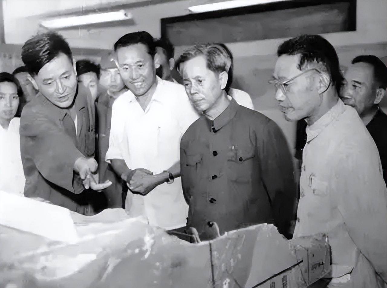 1952年,方毅担任上海市副市长,无论他在什么位置,都能极好完成目标