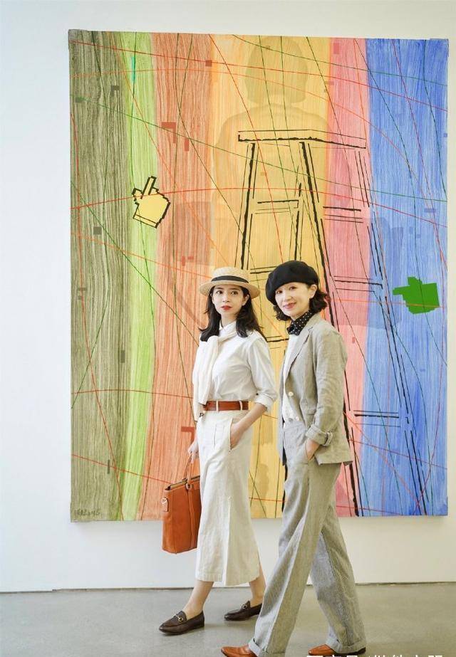 不要坦露;4,浅色的衣服不穿深色的胸罩;3,胸大不穿衬衫;2,平胸不穿t恤