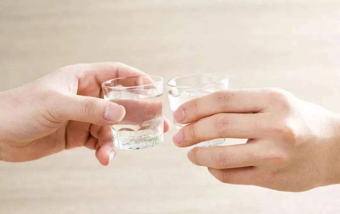 爱喝酒的男性,通常有这6个特点,不懂的一定要看看~_男人_对方_圈子