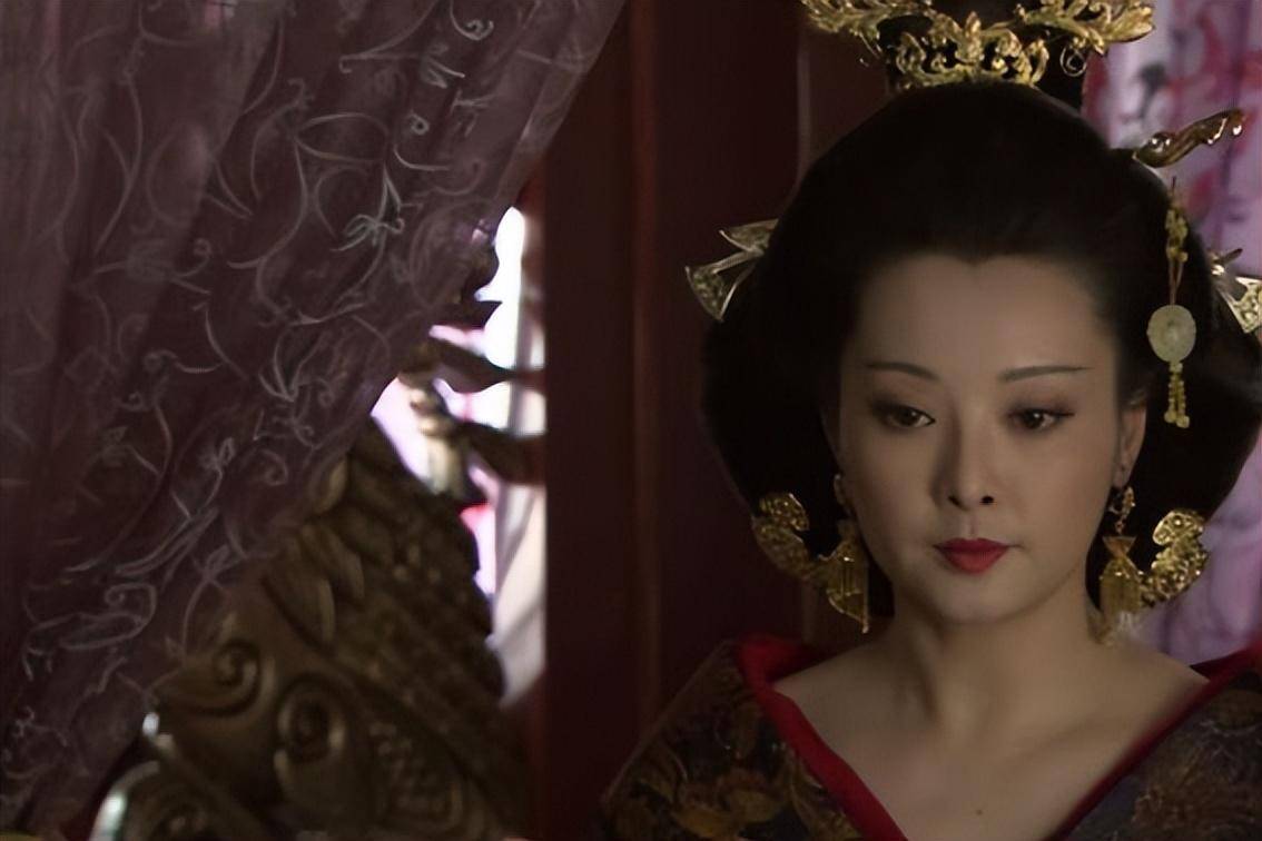 汉朝最有名的美女,为何让皇帝绝后?_汉成帝_陈阿娇_许皇后