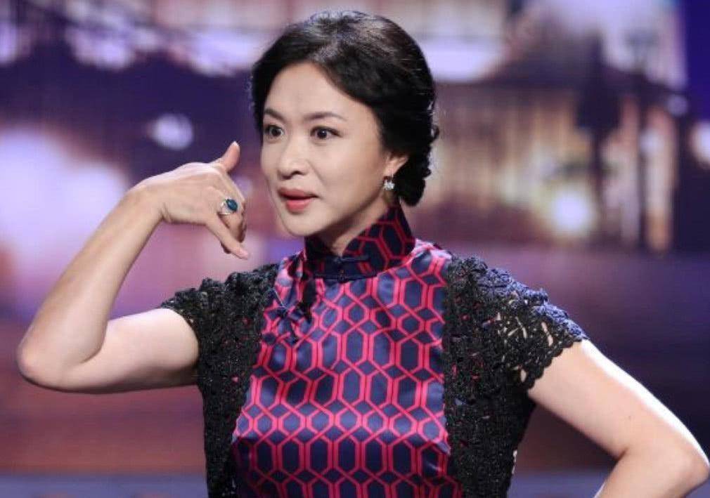 金星被问"如何帮丈夫解决需求",她比了一个手势:回答的太完美_提问