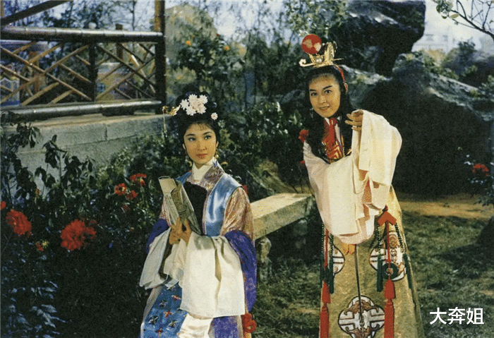 胡玫版《红楼梦》演员阵容,和李翰祥版一对比,差别就出来了_林青霞