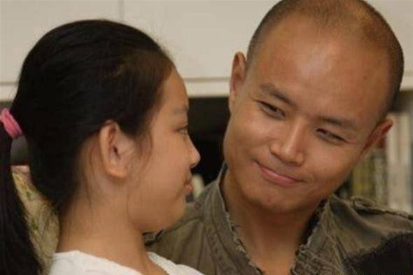 从"天才演说家"成到"街头卖艺",乐嘉的人生经历让人唏嘘_谢娜_孟非