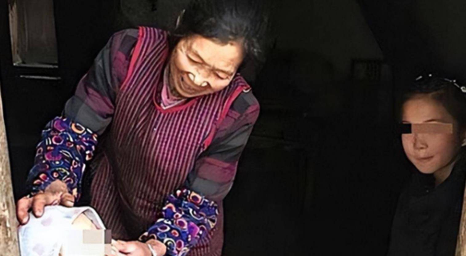 14年厦门孕妇车祸身亡,胎儿降生获赔百万,如今年满9岁生活贫苦_孩子