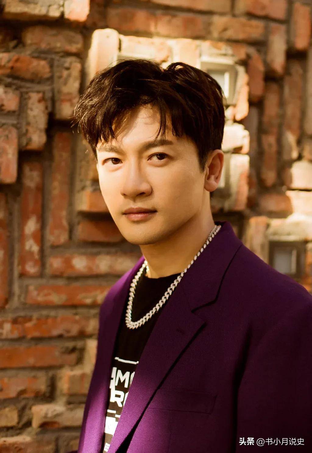 一直以来,苏有朋都不安于现状,不沉浸在过去的成功中,而是追求进步