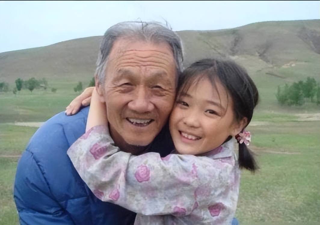 田成仁在其中的出色表现,让人们看到了一个多才多艺的演员,他将角色的