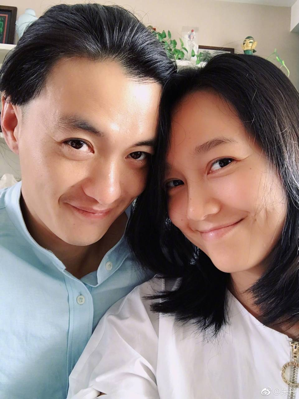 章子怡离婚风波后,绯闻牵扯周一围,朱丹拉夫综艺秀恩爱另有目的_观众