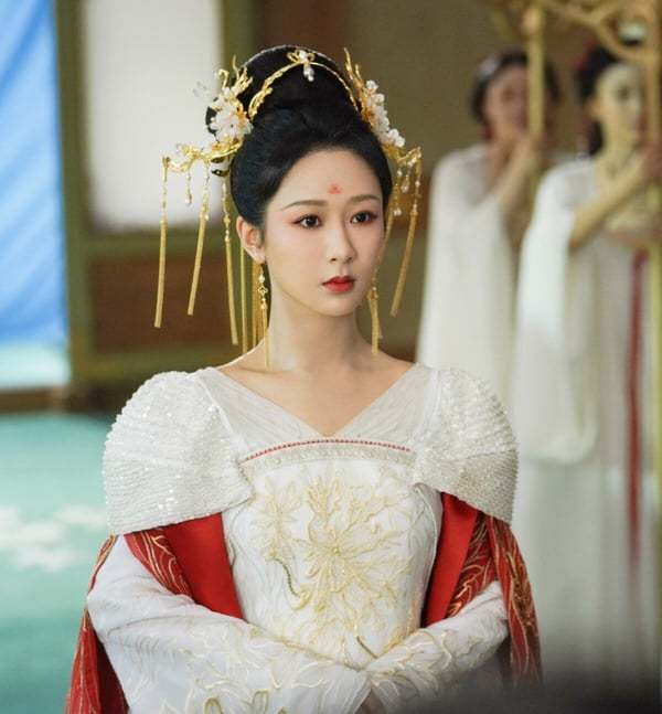 古装剧10女星演绝色美人!白鹿演人间绝色被嘲,迪丽热巴古力娜扎却合理