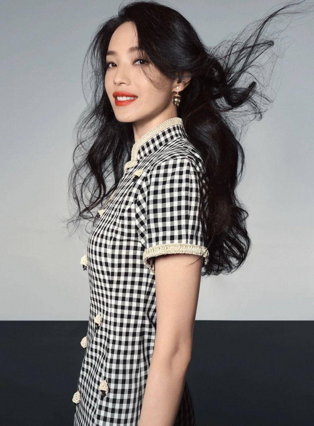 看47岁舒淇就知道了,温婉又大气_旗袍裙_时尚_女性