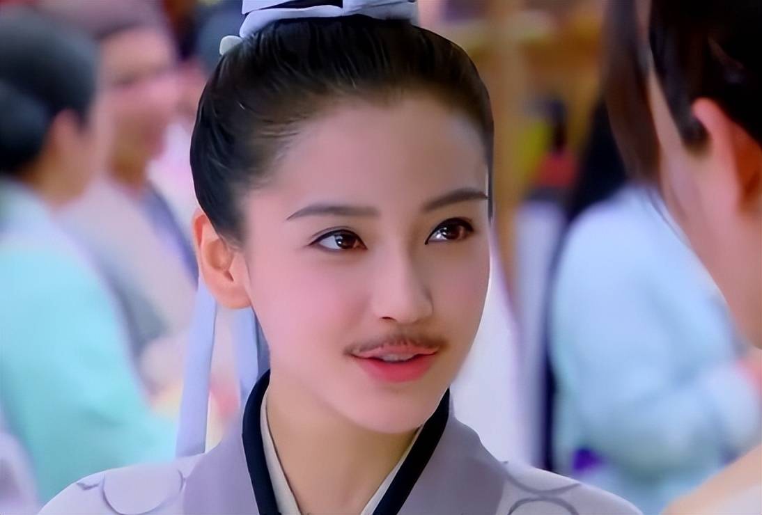 景甜新剧遭辣评:女扮男装敷衍,假睫毛咬唇妆,真拿观众当傻子呢_女人