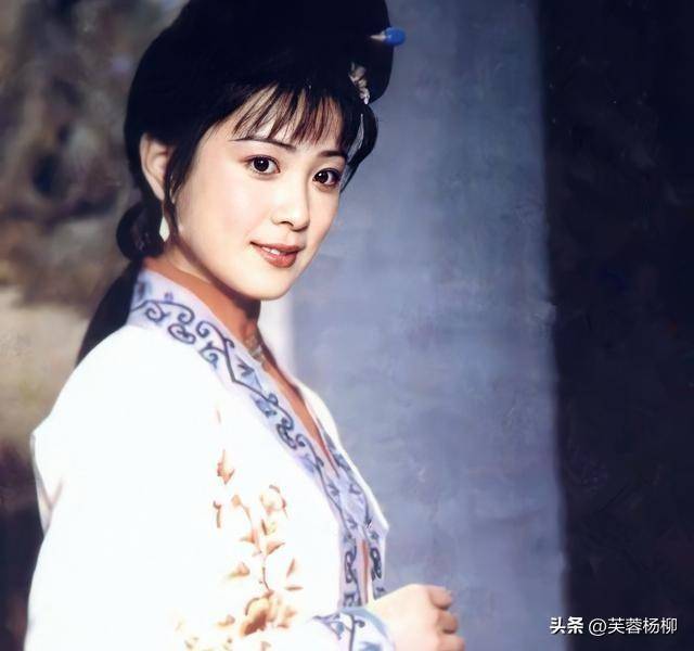 看看89影版《红楼梦》有多少绝色女子,连陈红都只能演丫鬟_何晴_扮演