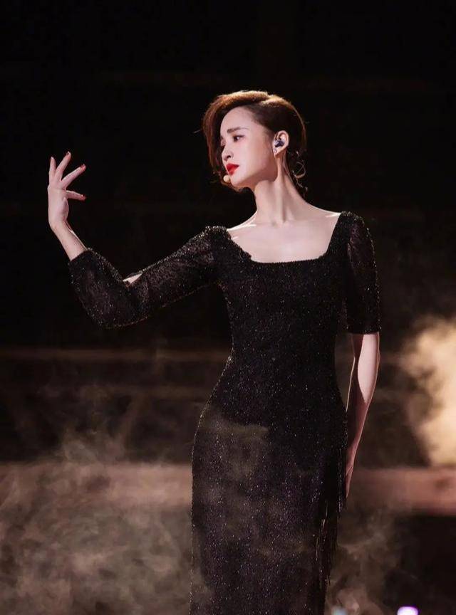 宁静的肺,张天爱的脚骨,让我看到了女星风光背后的另一面_黄奕_时候