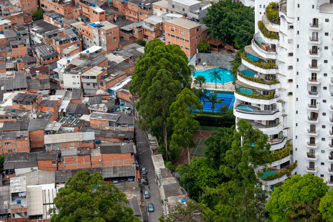 巴西贫民窟对比图片