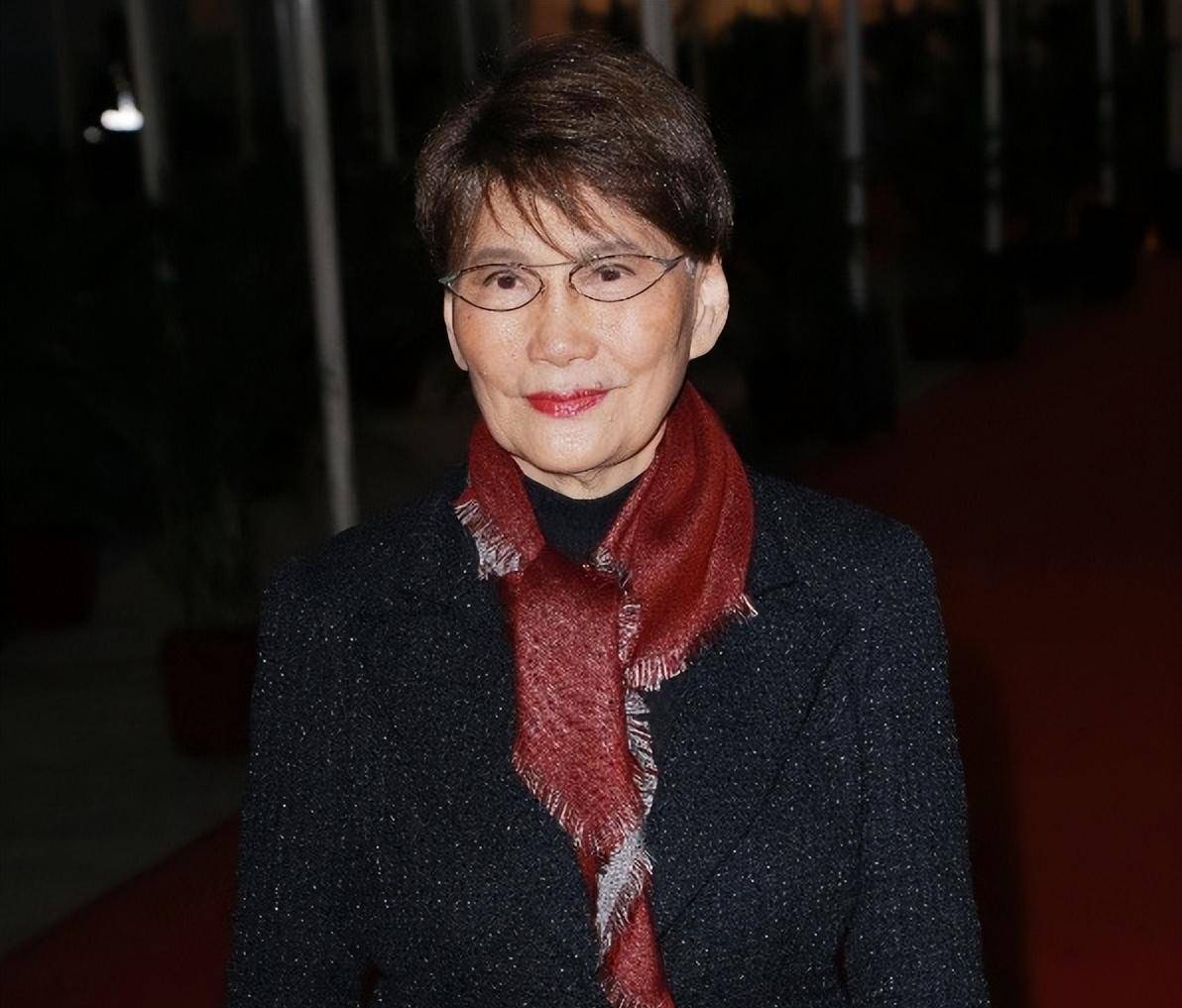 方逸华:陪伴邵逸夫45年才有名分,丈夫107岁去世,给她留了38亿_黄美珍