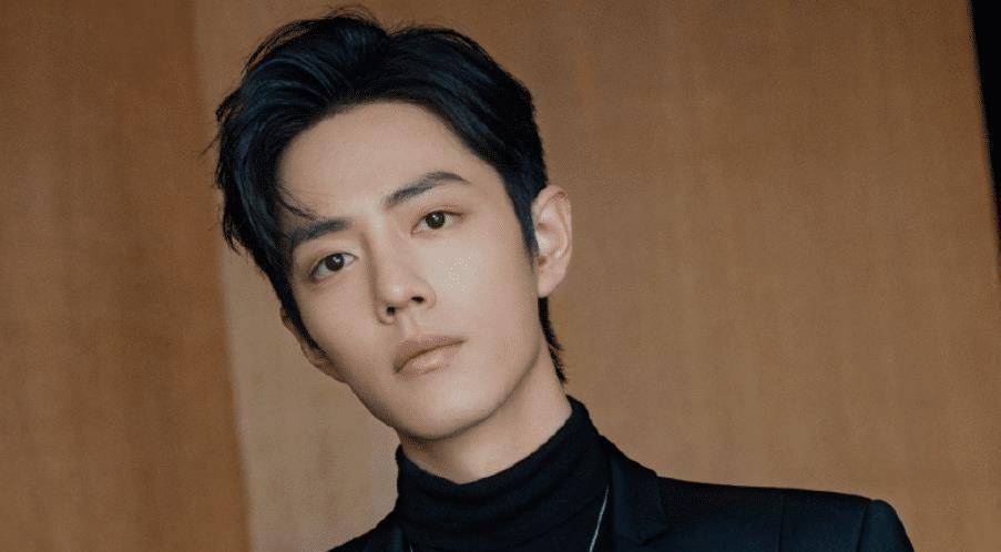 肖战复出《青春环游记2》,看到他嘉宾合照中的表情,就知现状如何_贾玲