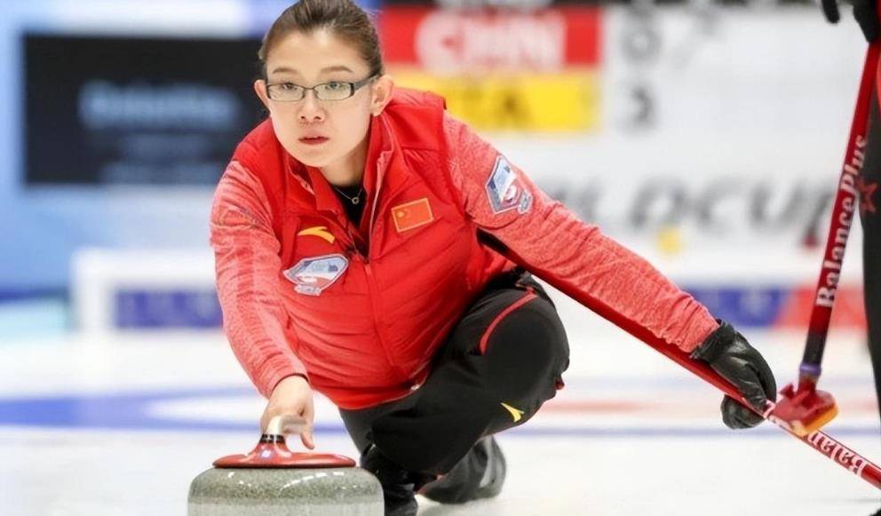 冰壶女神王冰玉近况:退役经商很成功,老公是博士,38岁越来越美_比赛