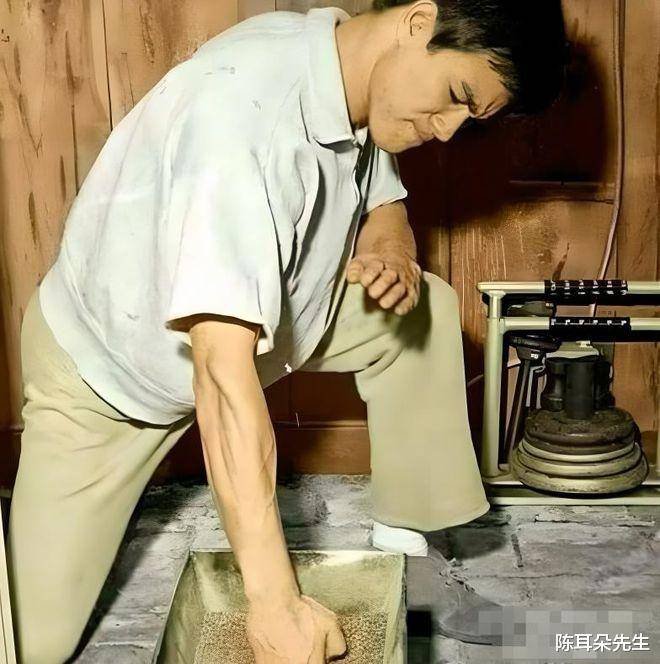 《精武英雄》:钱小豪用碎石脚和李连杰过招,这是什么武功?