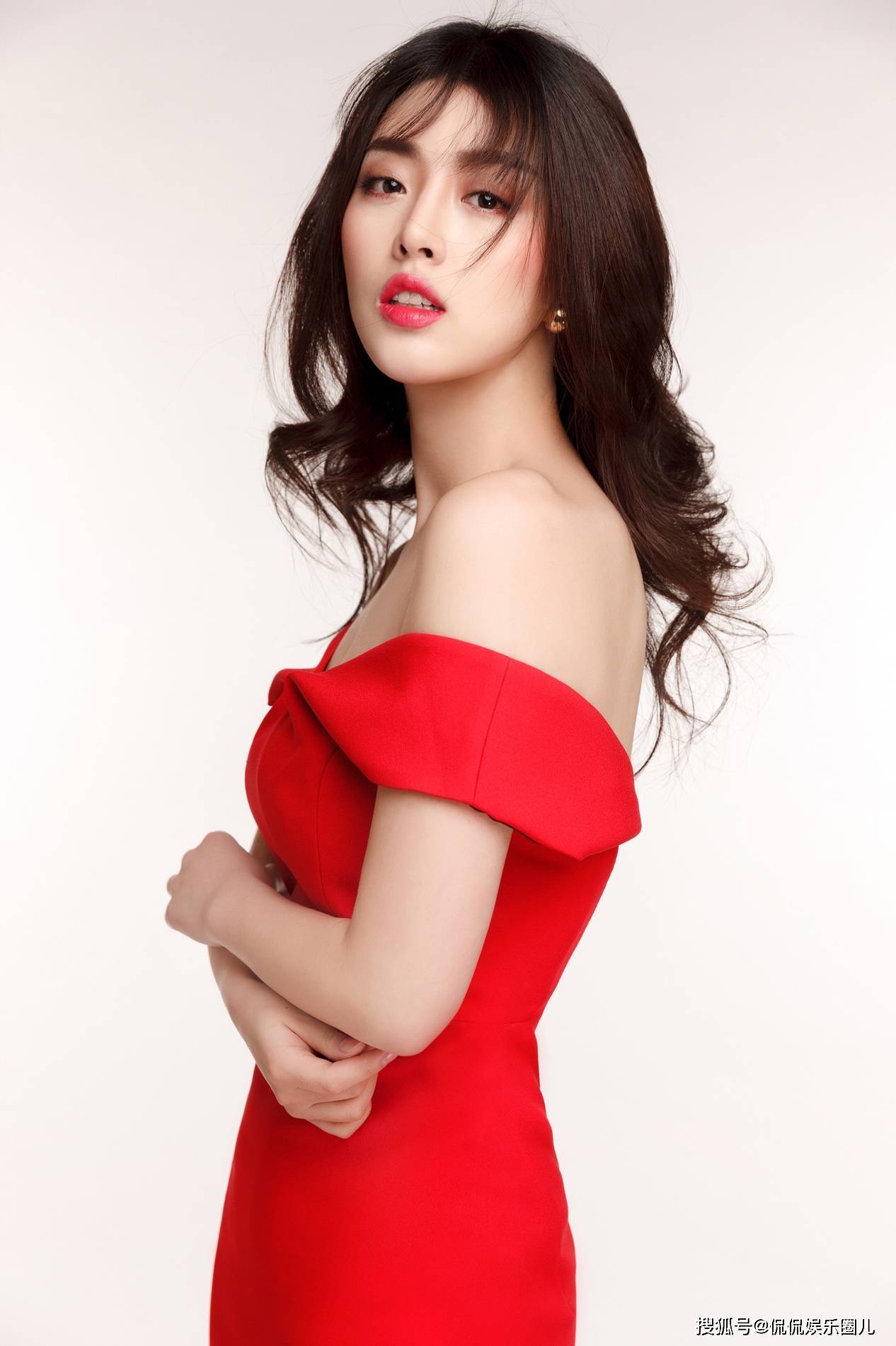 35岁模特余薇薇,着实性感迷人啊!_广大观众_角色_演技