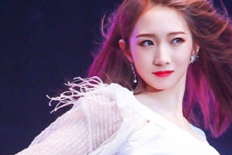 以至于很多人都开始路转粉,节目结束后孟美岐这个名字不仅在组合当了c