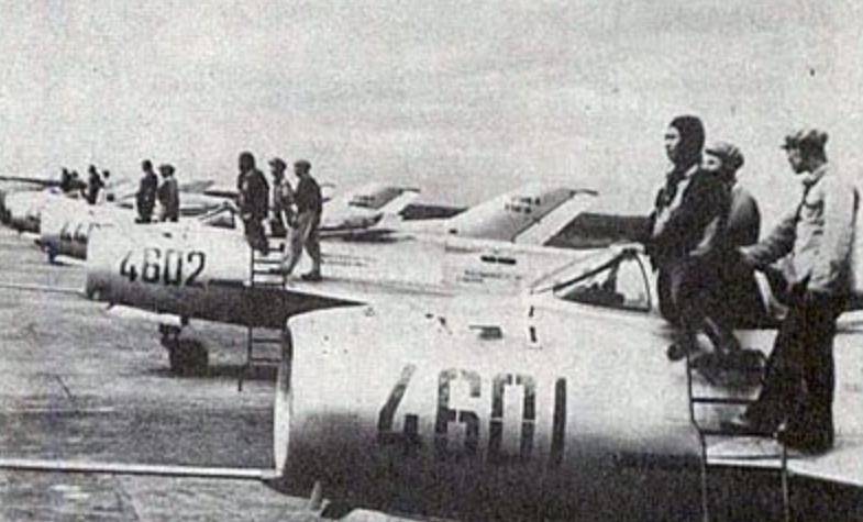 鲜为人知的1965中美空战:我军还没有开火,美军飞机当场爆炸_谷德_美国