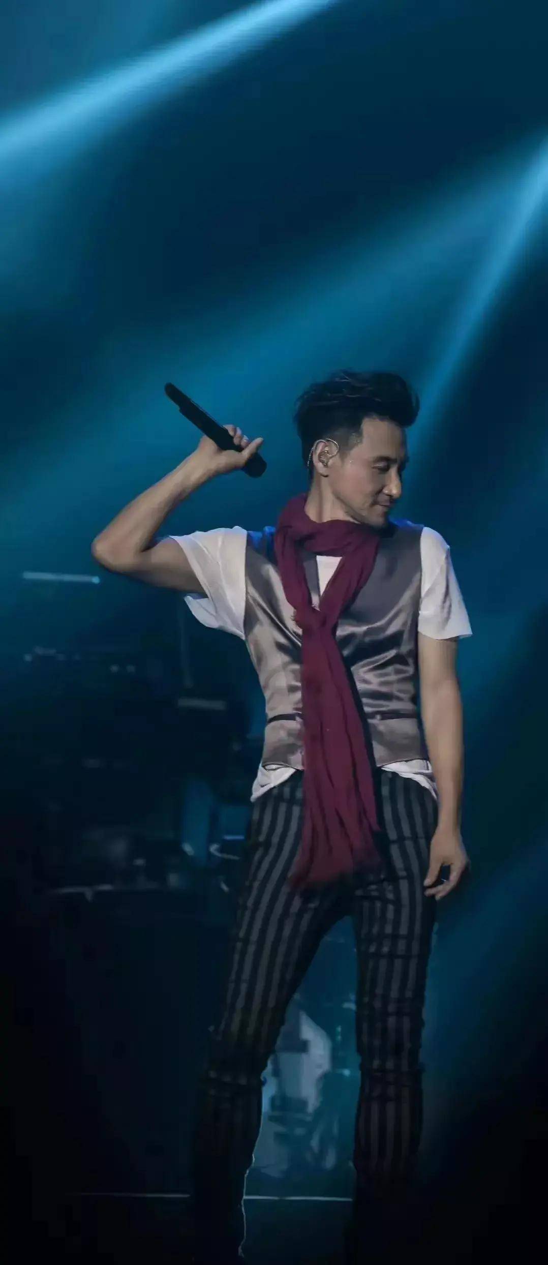 张学友因600万和亲哥决裂,哥哥负气离家出走,后来的他过的咋样_张学智