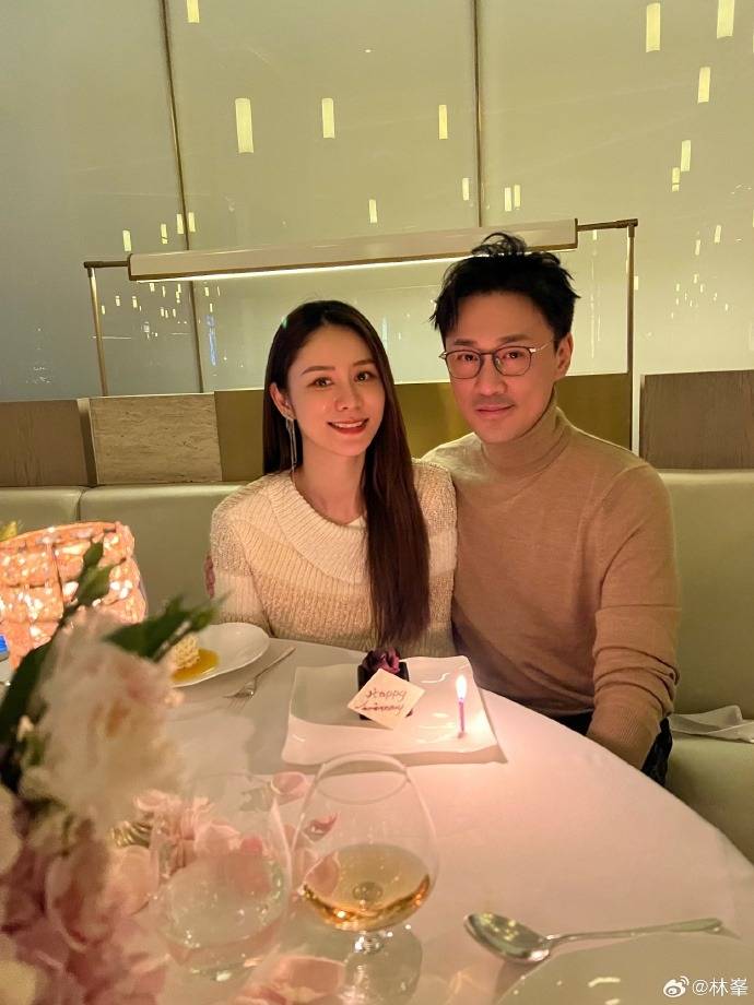 林峯庆祝结婚四周年,带张馨月过二人世界,女儿已3岁仍未办婚礼_林峰