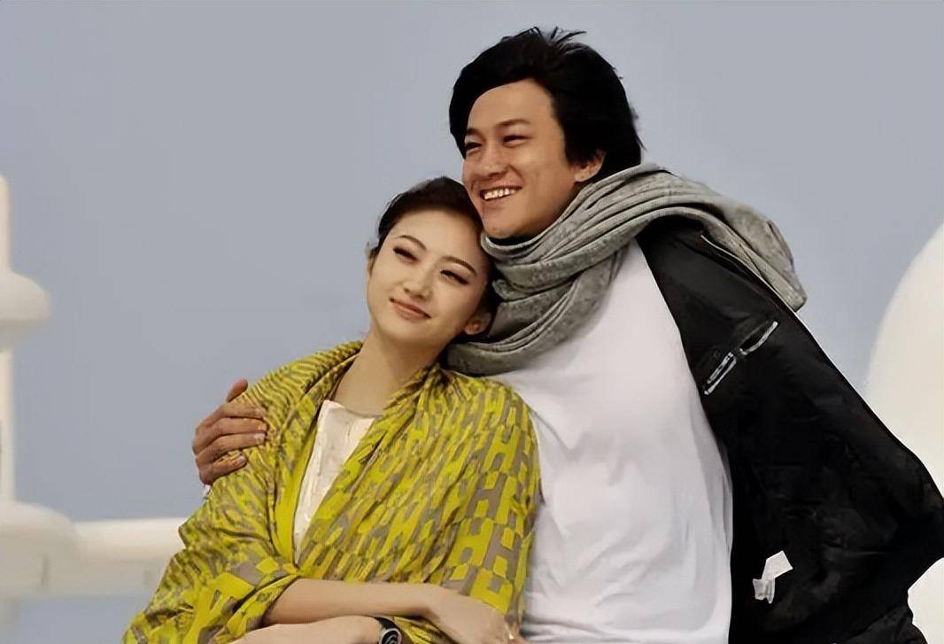 的她就获邀出演《我的美女老板》,以女主身份与男星何润东上演感情戏