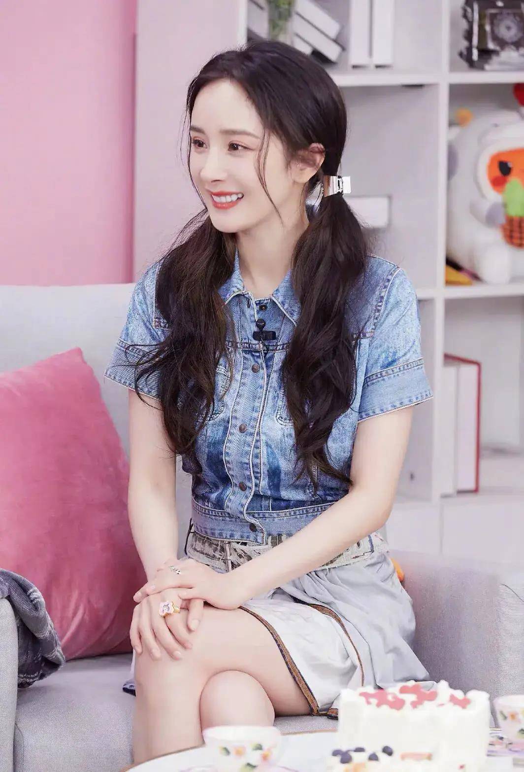 杨家四姐妹大小姐杨幂,二小姐杨颖,三小姐杨紫,小小姐杨超越_美人