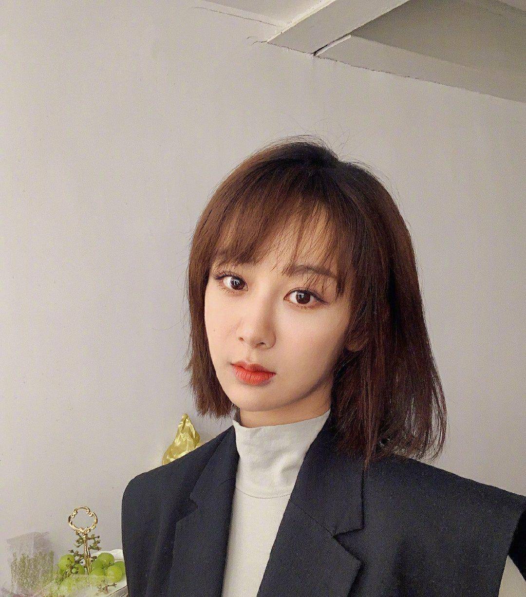 杨紫暖心告白:今天回家来跟您过生日,愿您一切都好,我也要更努力,我爱