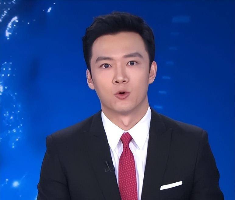一路走来有艰辛,他是亲人眼里的"暖男"_北京广播学院_父母_气质