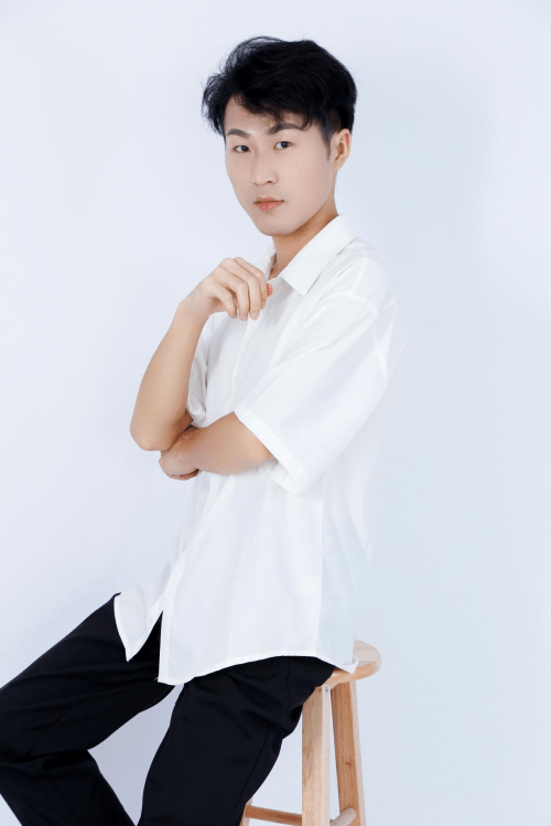 模特黄海:演艺新秀签约新挑战_表演_广告_工作