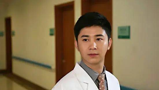 《珠江人家》张浩天:30岁害怕被剩下,40岁有俩娃,有演技却不火_陈卫成