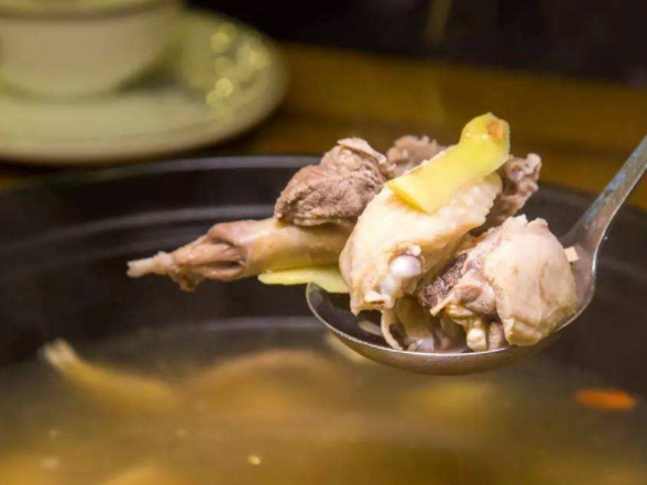 月子餐喝乌鸡汤不如喝它，补虚劳强筋骨，加快伤口愈合，少留疤痕(图8)