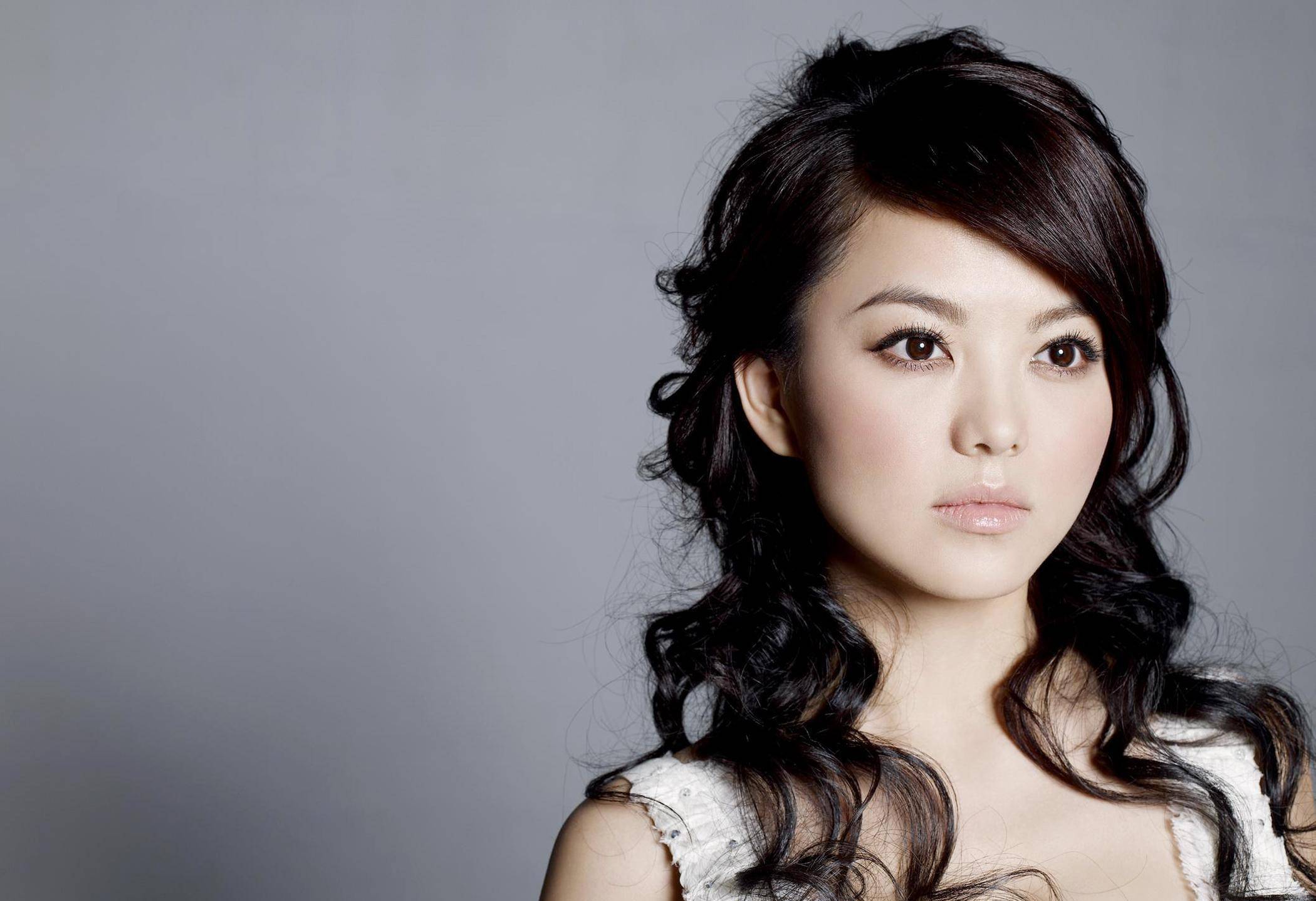 北京时间11月11日中午,著名主持人李湘传来最新消息!_中国_李响_李想