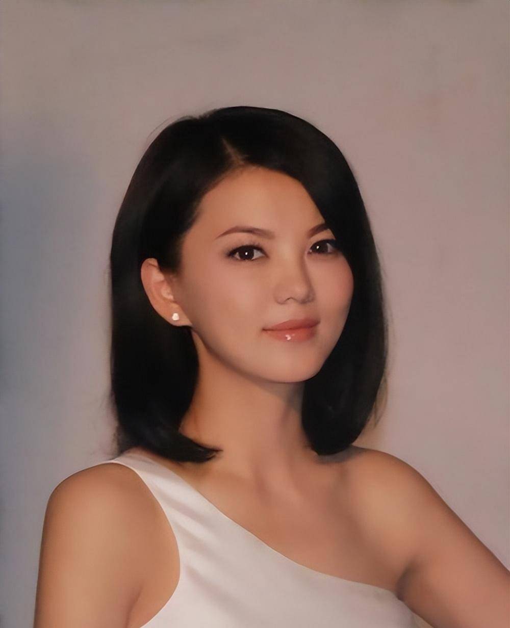 北京时间11月11日中午,著名主持人李湘传来最新消息!_中国_李响_李想