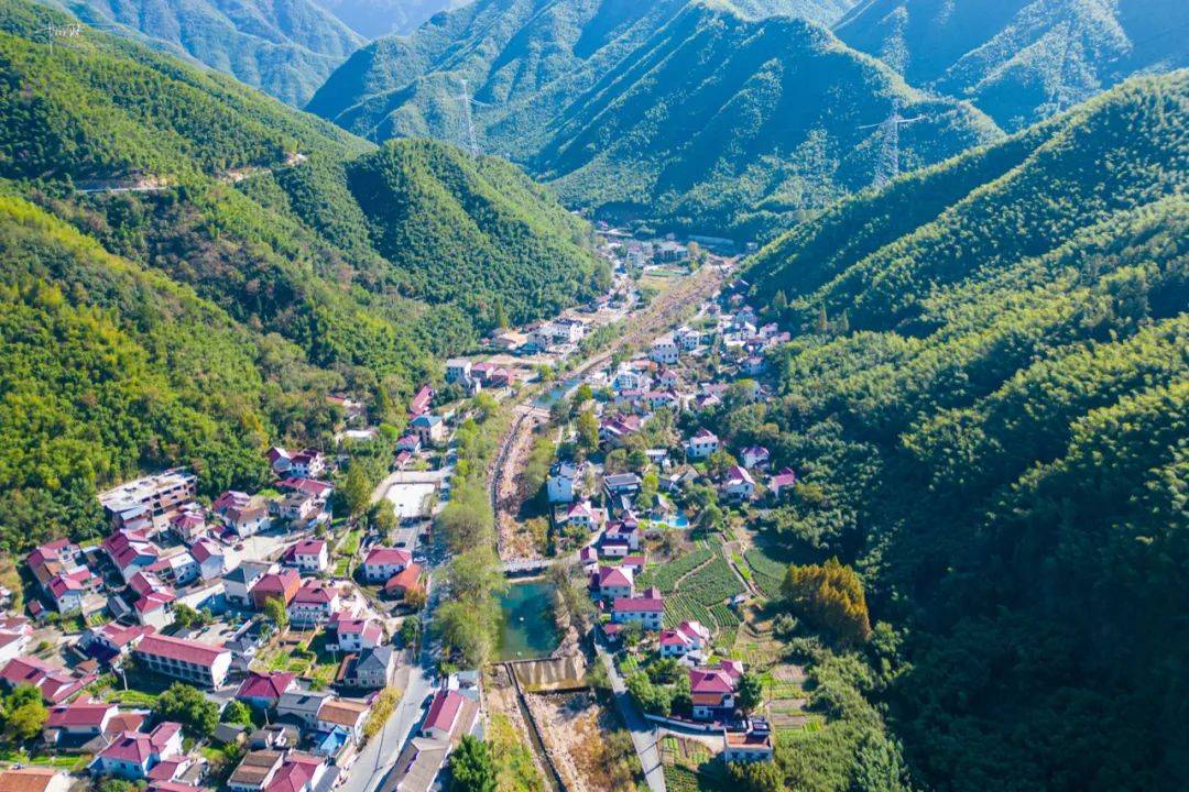 安吉群山深处有个村庄因井得名,现在是三a级景区,称呼却变了_浙北