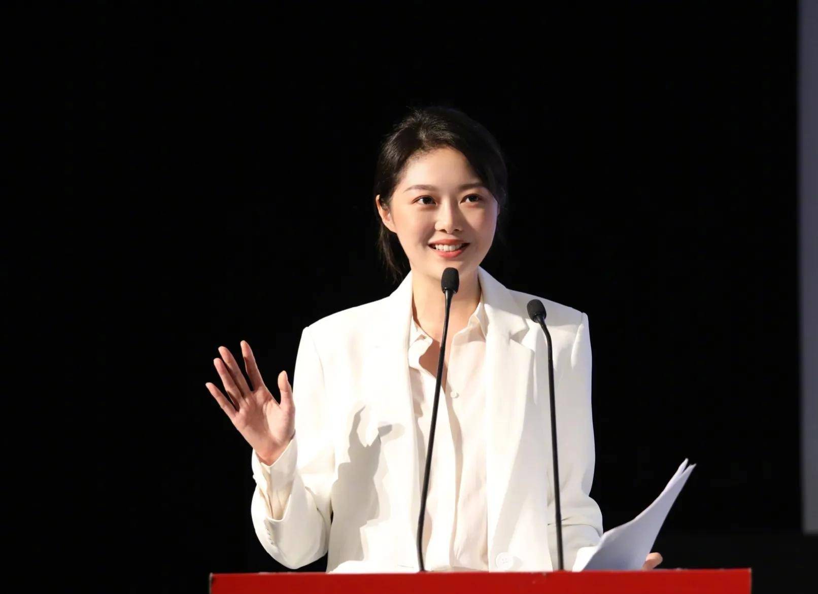 借3个男人上位,晚晚堪比邓文迪,手段太高明_艺术_明星_王博