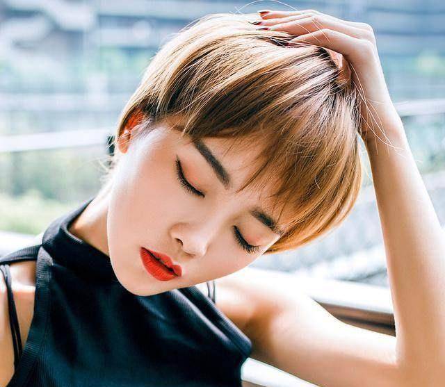 看这些明星这些脸型适合什么发型你就明白?_短发_bob_圆脸