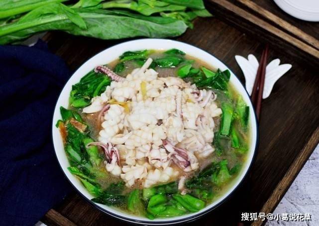 它是菜也是药,2块钱一斤,却比牛奶鸡蛋补钙强,常吃还明目安神_鱿鱼