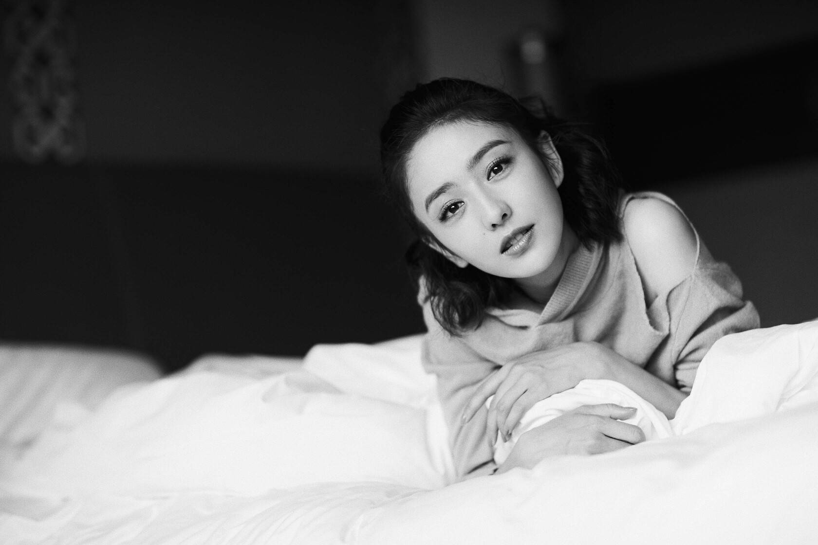 《空巷子》12年:两女主境遇不同,有人跻身一线,有人遗憾被抓_佟丽娅