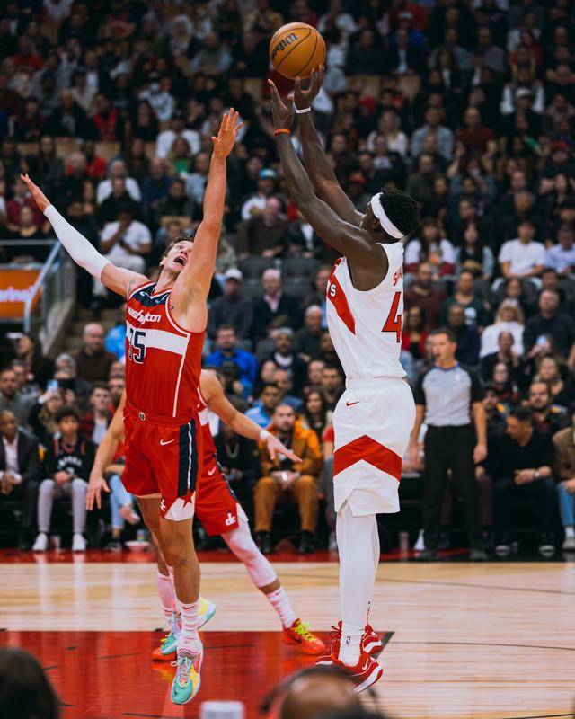 西亚卡姆轰39 11成队史首人,猛龙险胜奇才!