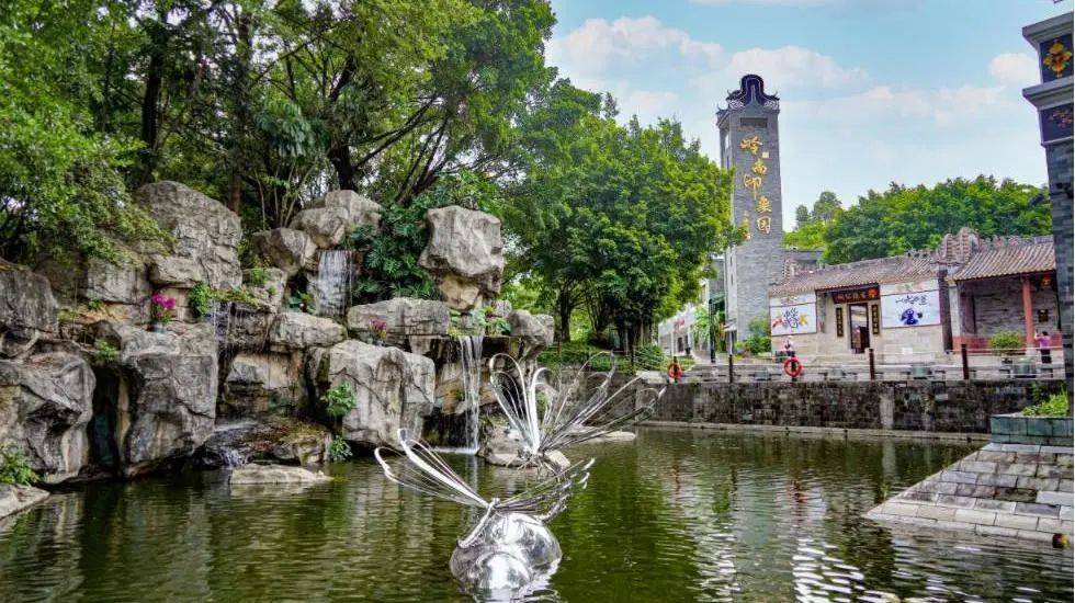 图|岭南印象园当炎热散去,深秋如期而至,而比秋本身更浪漫的,莫过于