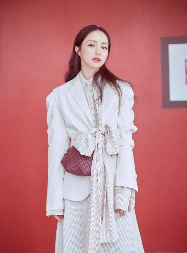 董璇终于凹对发型了!