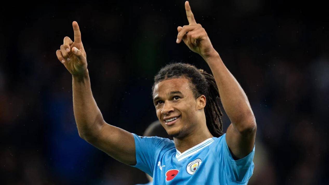 曼城阿克因伤将缺席荷兰国家队大名单_的战斗_伤病_战场