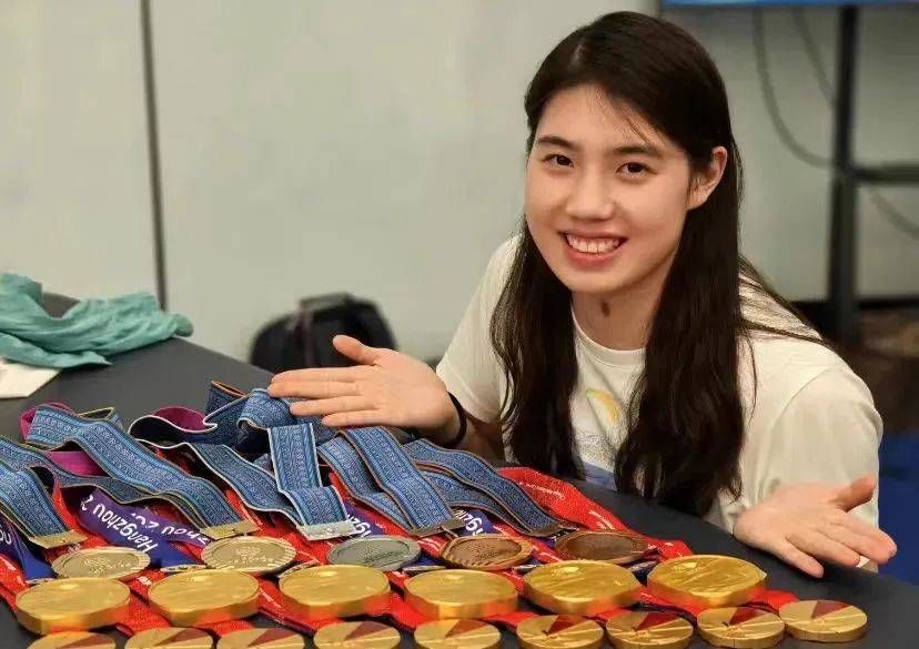 张雨霏在今年亚运会上斩获6枚金牌人生如竞技,由无