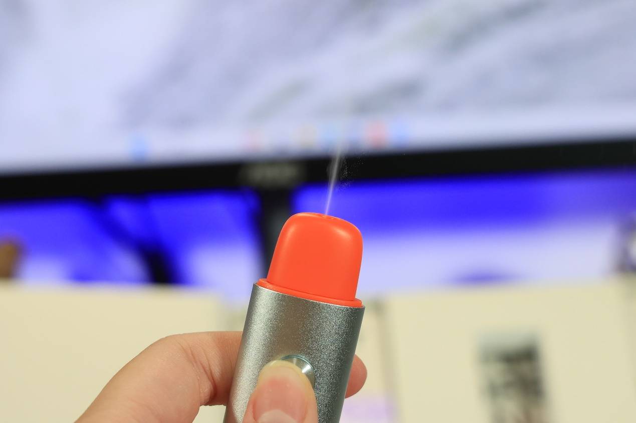 左点智能口腔喷雾快速清新口气的全新选择