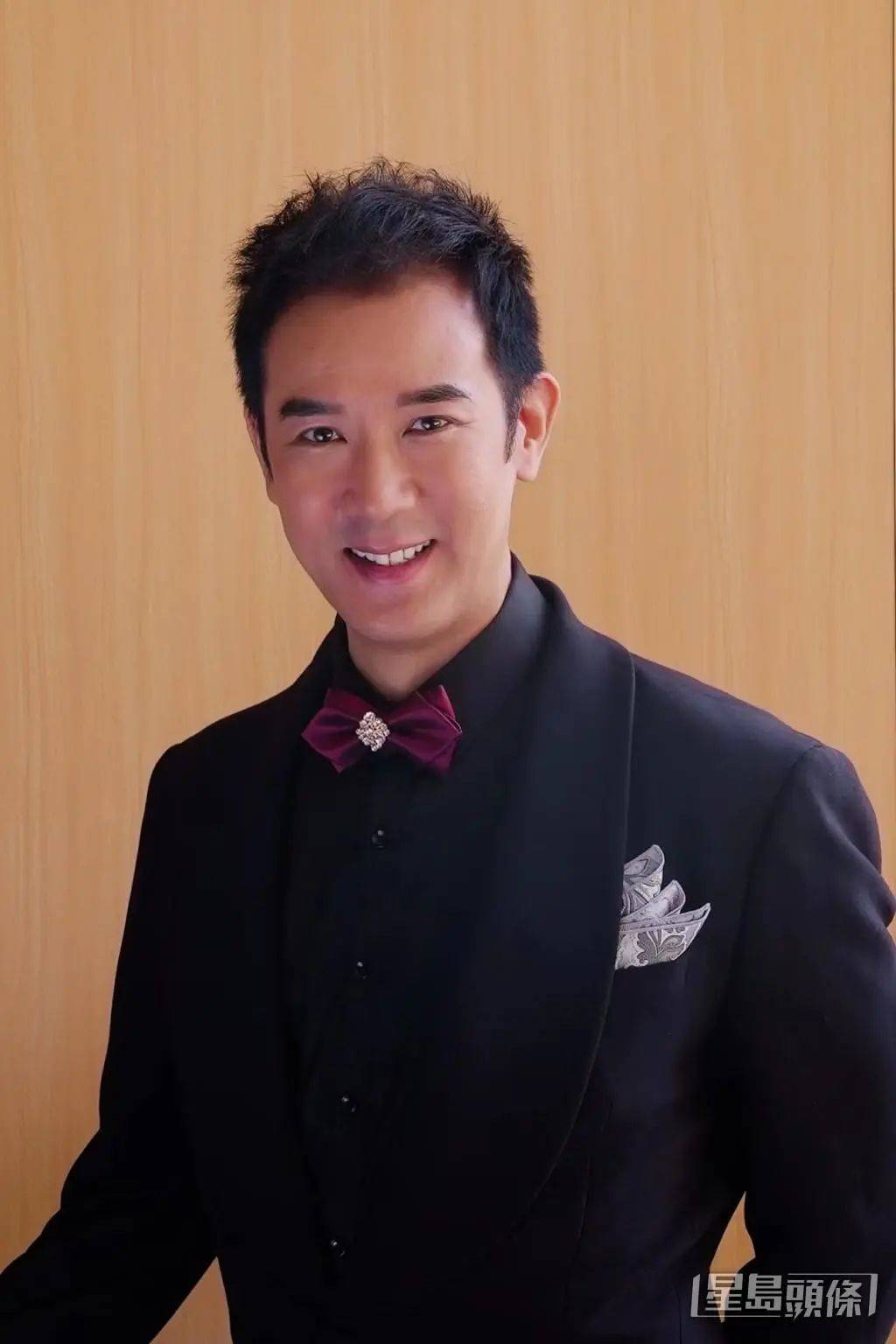 夜店遇袭毁容缝20针,不堪压力退圈_卢庆辉_薛家燕_观众