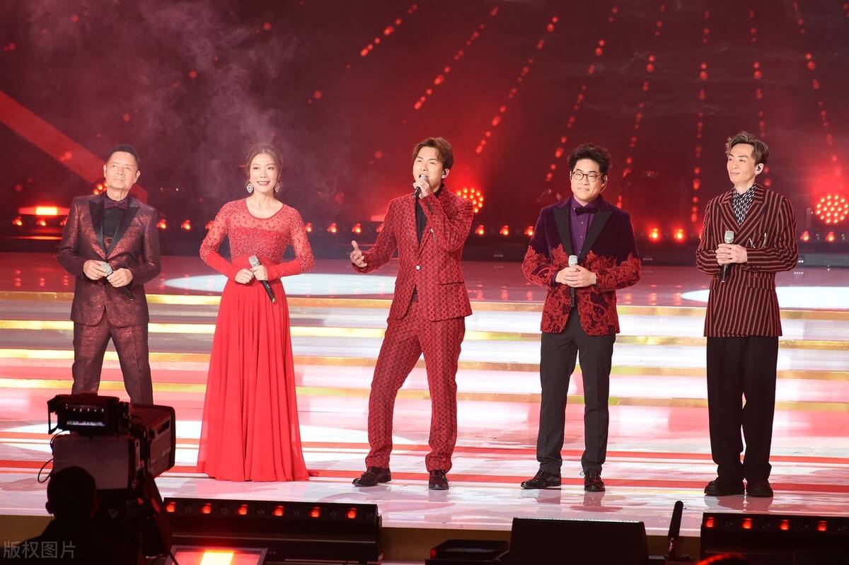 tvb《万千星辉贺台庆》主持由汪明荃,陈百祥领军,港姐冠军庄子璇意外