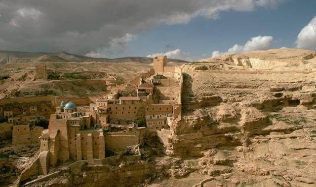 荒漠中的马萨达,罗马军团围攻千名犹太人3年,终只留