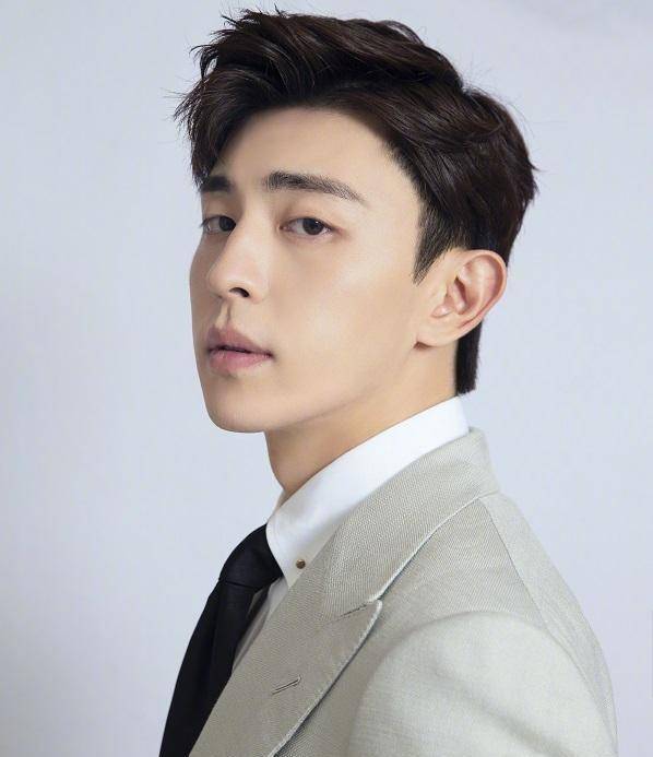 为和邓伦恋爱,见面,结婚被骗330万!